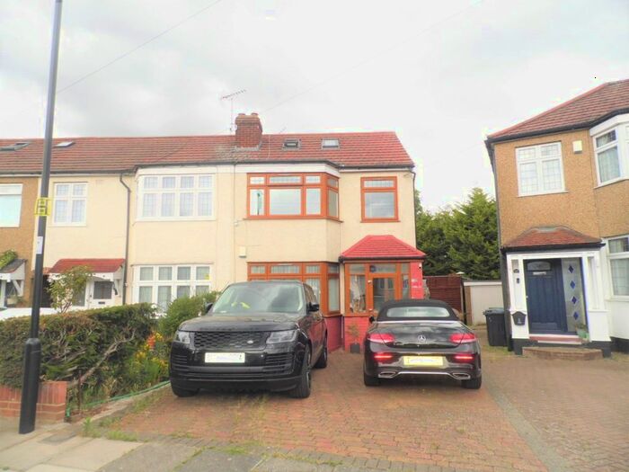 4 Bedroom Semi-Detached House To Rent In Eastbury Avenue, Enfield, Greater London, EN1