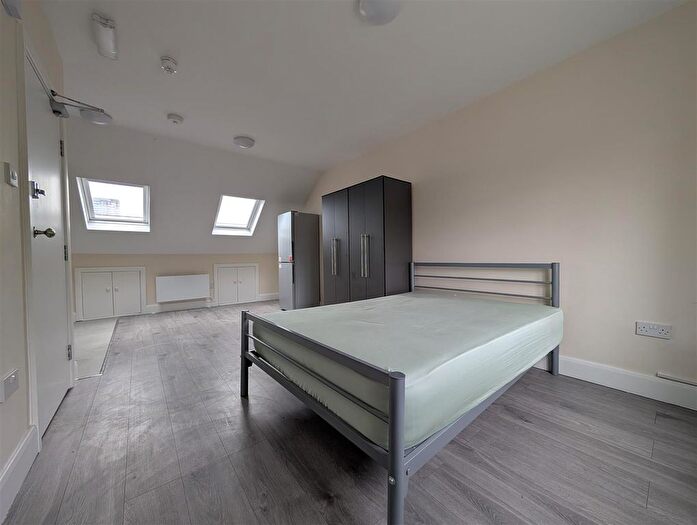 Studio To Rent In Kingsley Road, Hounslow, TW3