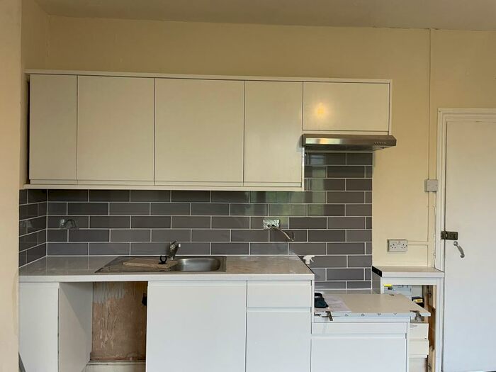 Flat To Rent In Upper Rock Gardens, Brighton, BN2