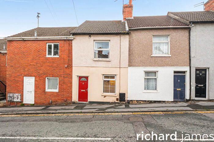 2 Bedroom Terraced House For Sale In Eastcott Hill, Swindon, SN1