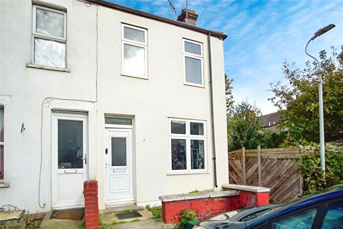 2 Bedroom End Of Terrace House For Sale In St. Thomas Road, Belvedere, DA17