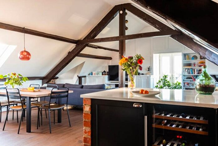 3 Bedroom Flat For Sale In Acre End Street, Eynsham, OX29