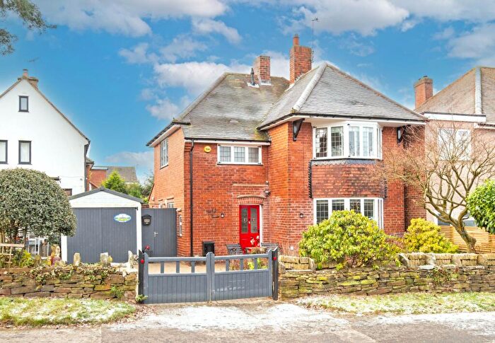 3 Bedroom Detached House For Sale In Broomfield Avenue, Hasland, S41