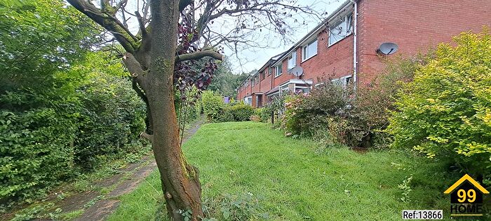 3 Bedroom Terraced House To Rent In Knott Lanes, Bardsley, United Kingdom, OL8