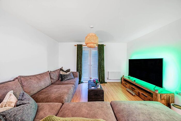 1 Bedroom Flat For Sale In Dodd Road, Watford, WD24