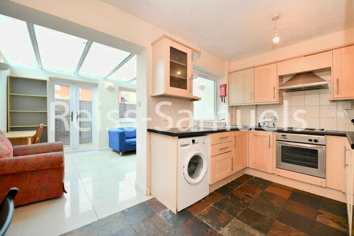 5 Bedroom Town House To Rent In Ironmongers Place, Isle Of Dogs, Canary Wharf, London, E14