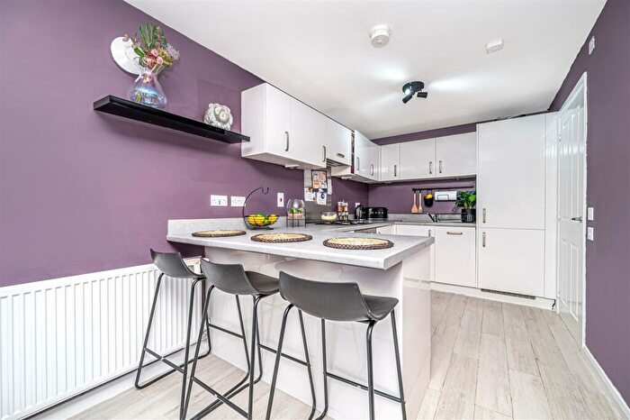 4 Bedroom Detached House For Sale In Macpherson Avenue, Dunfermline, KY11