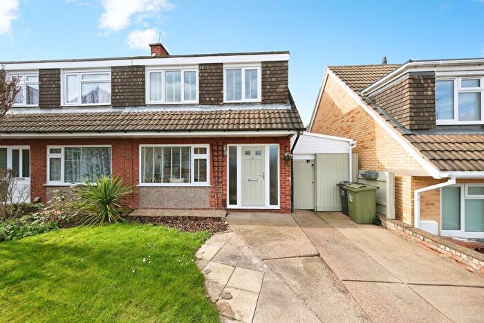 3 Bedroom Semi Detached House For Sale In Cleeve Mount, Loughborough, LE11