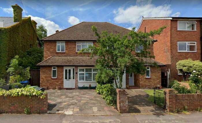 4 Bedroom Semi-Detached House To Rent In Sandal Road, New Malden, KT3