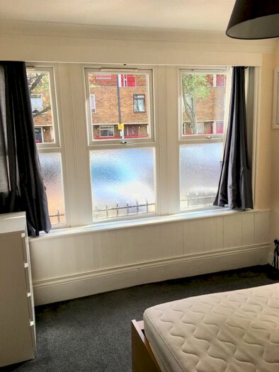 Studio To Rent In Rollins Street, South Bermondsey London, SE15