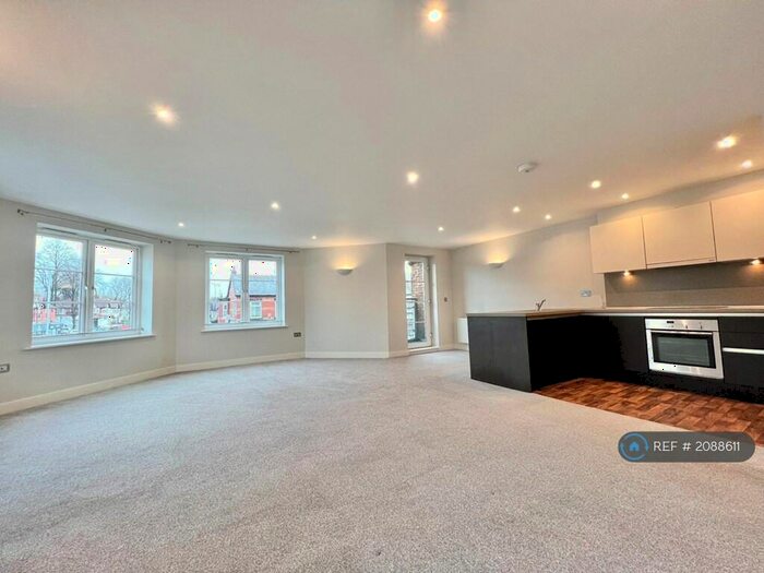 2 Bedroom Flat To Rent In George Street, Prestwich, Manchester, M25