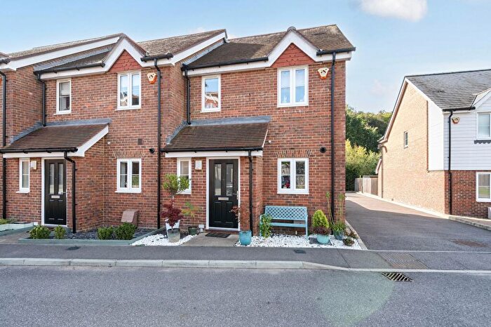 2 Bedroom End Of Terrace House For Sale In Bowling Lane, Billingshurst, RH14