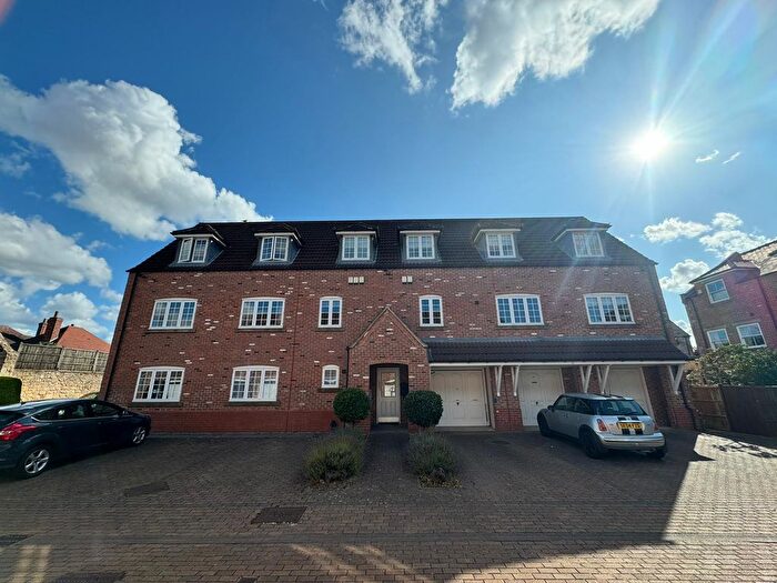 1 Bedroom Flat To Rent In Falcon Court, Dinnington, Sheffield, S25