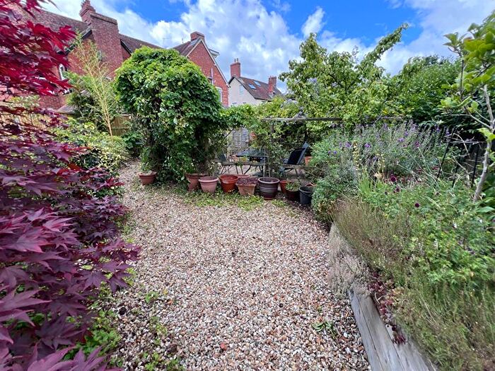 2 Bedroom House For Sale In Victoria Road, Gillingham, SP8