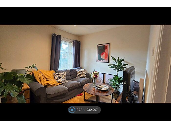 1 Bedroom Semi-Detached House To Rent In Bennett Road, Leeds, LS6