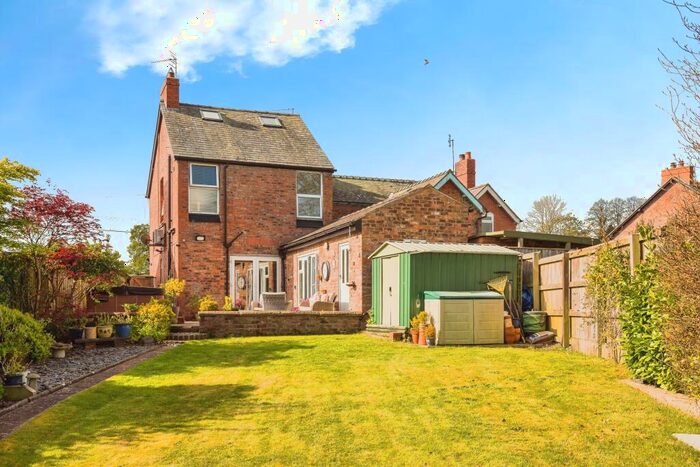 3 Bedroom Semi-Detached House For Sale In Oaklands Road, Chirk Bank, Wrexham, Shropshire, LL14