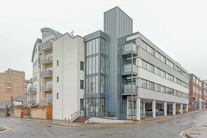 2 Bedroom Apartment To Rent In Medway Street Apartments, - Medway Street, Maidstone, Kent, ME14