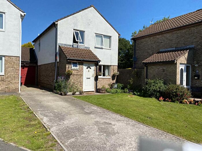 3 Bedroom Link Detached House To Rent In Charlton Gardens, Brentry, Bristol, BS10