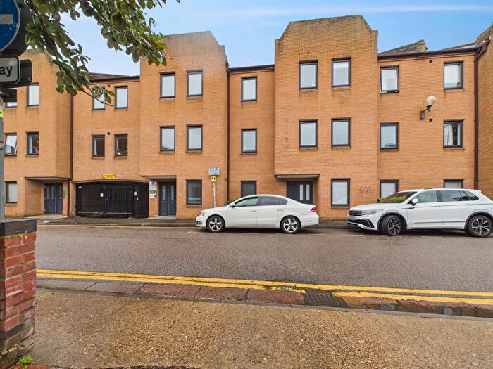 2 Bedroom Flat To Rent In Central Court, North Street, PE1