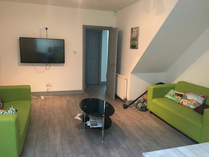 8 Bedroom Terraced House To Rent In Tiverton Road, Selly Oak, Birmingham, B29