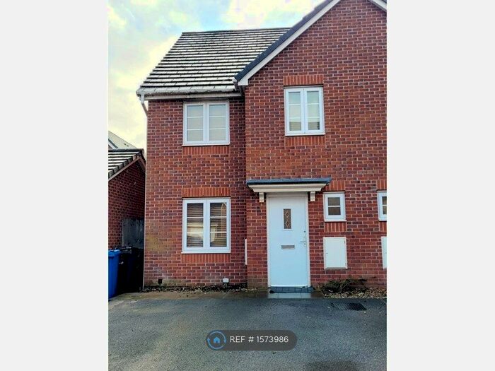 4 Bedroom Semi-Detached House To Rent In Phoenix Place, Warrington, WA5