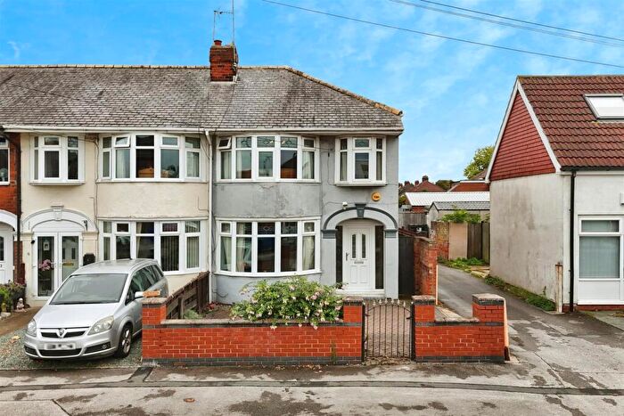 3 Bedroom End Of Terrace House For Sale In Manor Road, Hull, HU5