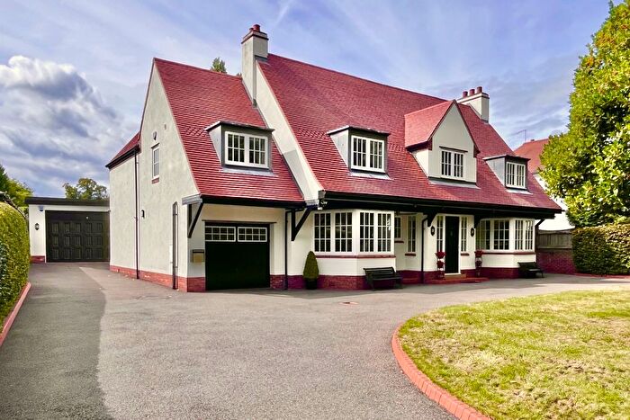 5 Bedroom Detached House For Sale In St. Wilfrids Road, Bessacarr, Doncaster, DN4