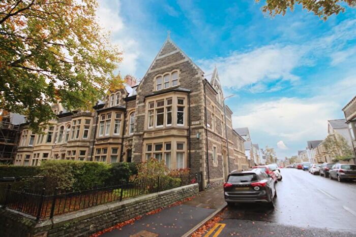1 Bedroom Flat For Sale In Ninian Road, Roath, Cardiff, CF23