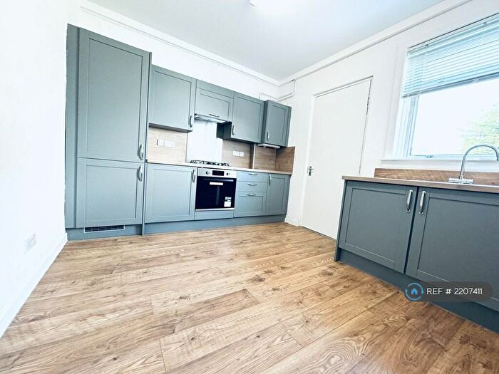 2 Bedroom Flat To Rent In Garvally Crescent, Alloa, FK10