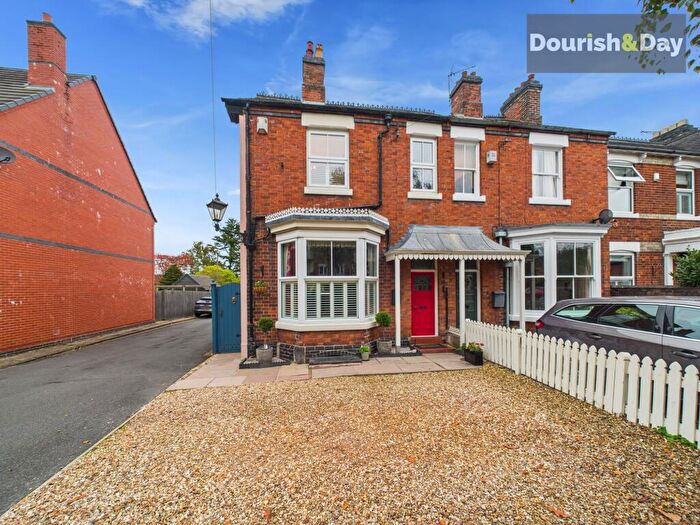 4 Bedroom Semi-Detached House For Sale In Eccleshall Road, Stafford, ST16
