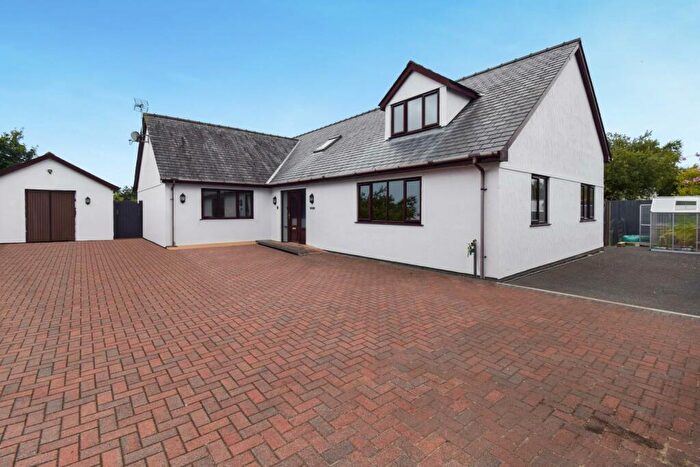 4 Bedroom Detached House For Sale In Morfa Bychan, Porthmadog, LL49