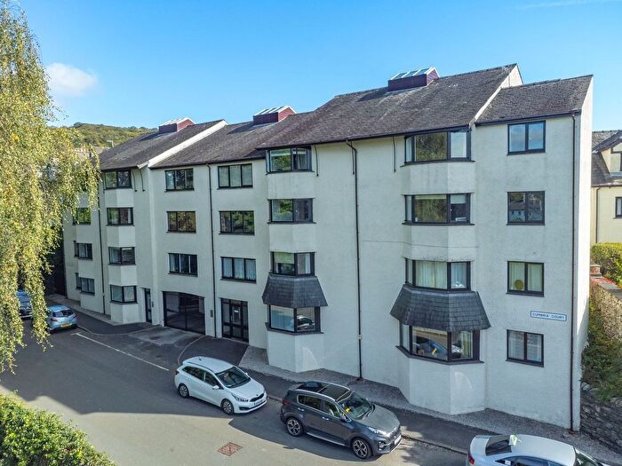 2 Bedroom Flat For Sale In Cumbria Court, College Road, Windermere, LA23