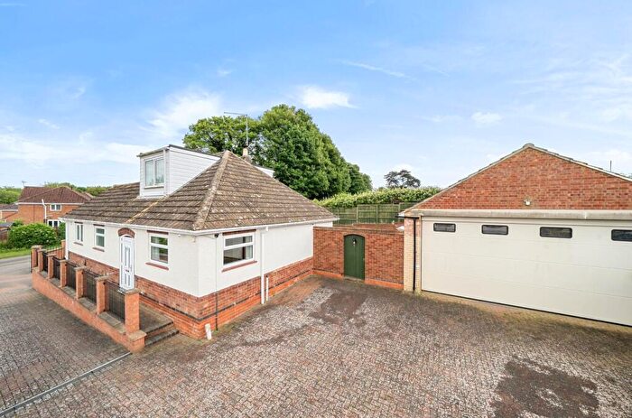 2 Bedroom Bungalow For Sale In Welton Road, Daventry, NN11