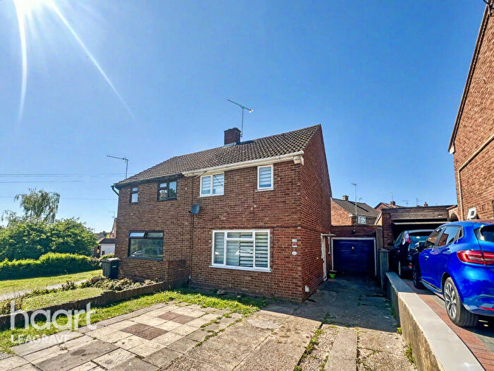 2 Bedroom Semi Detached House For Sale In Ashwell Avenue, Luton, LU3
