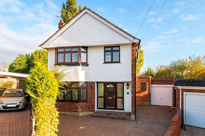 4 Bedroom Detached House For Sale In Minton Rise, Taplow, Maidenhead, SL6