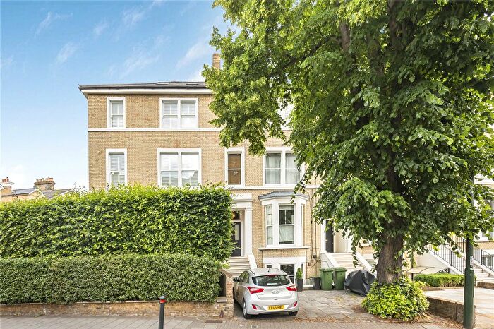 2 Bedroom Flat To Rent In Friars Stile Road, Richmond, TW10