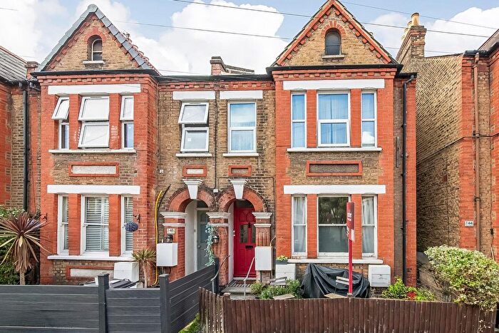 2 Bedroom Flat For Sale In Gipsy Road, West Norwood, London, SE27