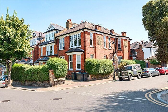 4 Bedroom Flat For Sale In Wellfield Avenue, London, N10