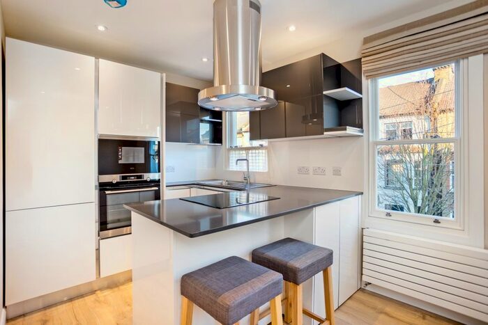 2 Bedroom Flat To Rent In Tunis Road, London W12