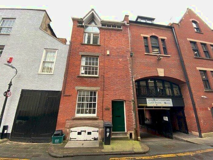 2 Bedroom Apartment To Rent In Orchard Lane, Bristol, BS1