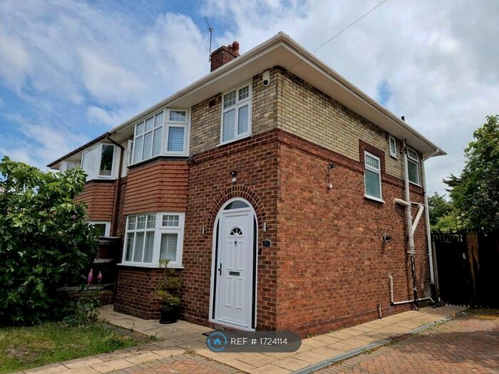 3 Bedroom Semi-Detached House To Rent In Alnwick Road, London, SE12