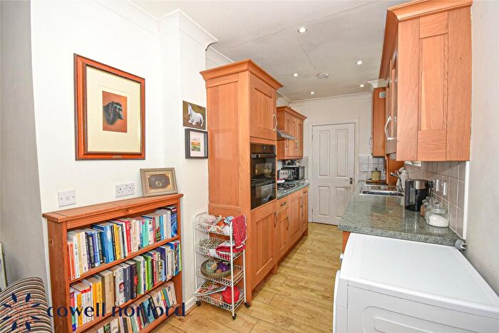2 Bedroom Bungalow For Sale In Yealand Close, Bamford, Rochdale, OL11