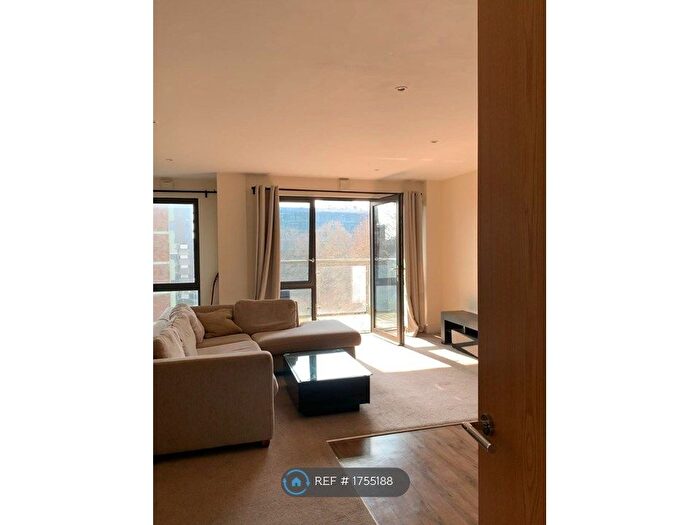 2 Bedroom Flat To Rent In Gwynne Road, London, SW11