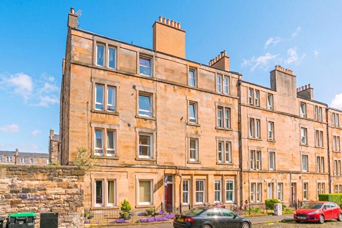 1 Bedroom Flat For Sale In Cathcart Place, Edinburgh, EH11