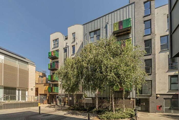 1 Bedroom Flat For Sale In Bicycle Mews, London, SW4