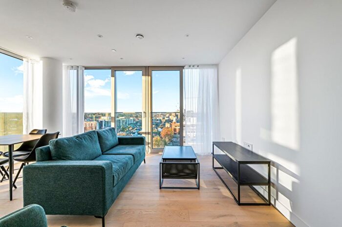 2 Bedroom Flat To Rent In The Clarendon, Watford, London, WD17