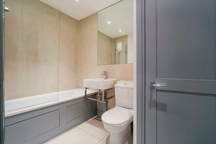 1 Bedroom Apartment To Rent In Church Street, Weybridge, KT13