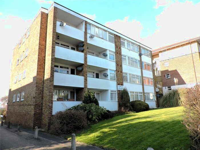 2 Bedroom Apartment To Rent In Grange Road, London, SE19