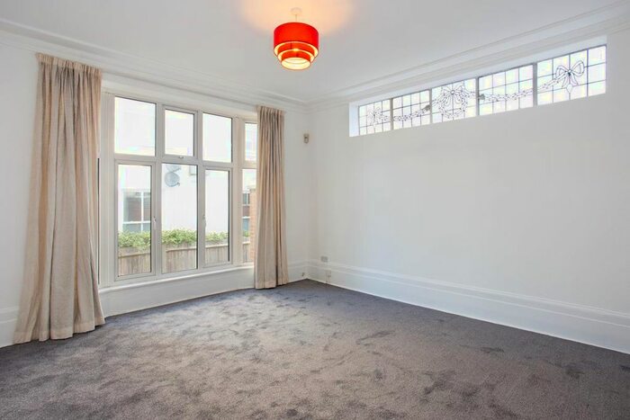 2 Bedroom Maisonette To Rent In Ewell Road, Surbiton, KT6