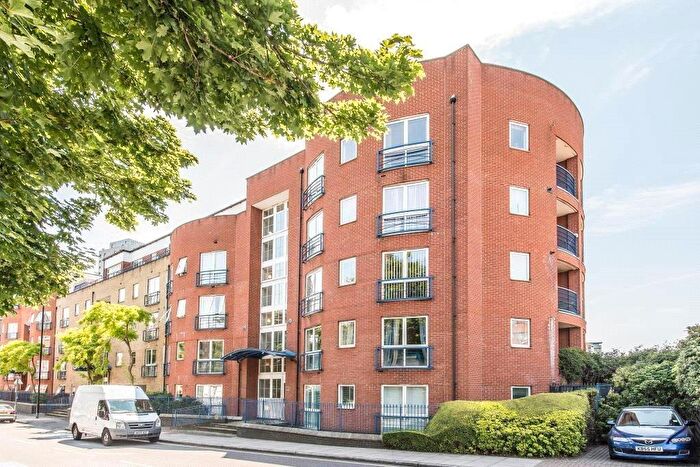 2 Bedroom Flat To Rent In Poplar High Street, London, E14